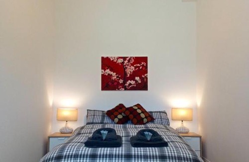 Dumbarton Apartment | Dumbarton Castle Way
