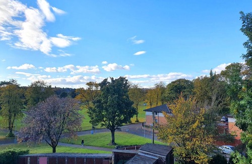 Dumbarton Apartment | Dumbarton Hillview