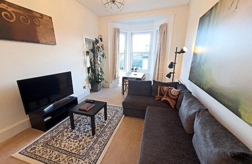 Dumbarton Apartment | Dumbarton Hillview