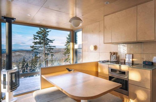 Lac Beauport House | DUN – Micro Chalet | Spa & Mountain Views near Quebec City