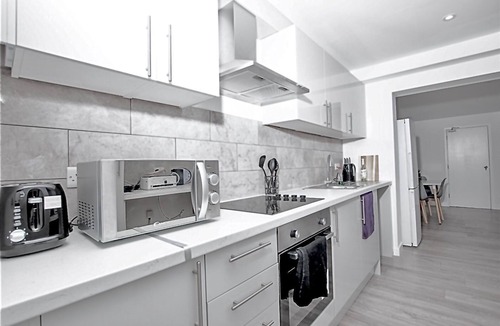 Broad Green Apartment | Dunamis Staycation West Croydon