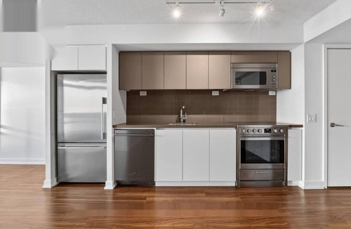 Garden District Apartment | Dundas and Yonge Hotel - Suites