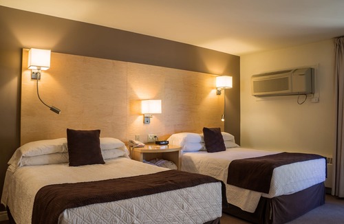 Queens Square Hotel | Dundee Arms