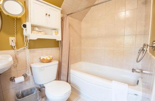 Queens Square Hotel | Dundee Arms Inn