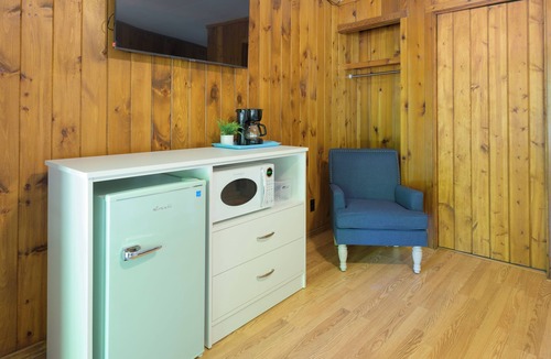 Empire Hotel | Dune Climb Inn