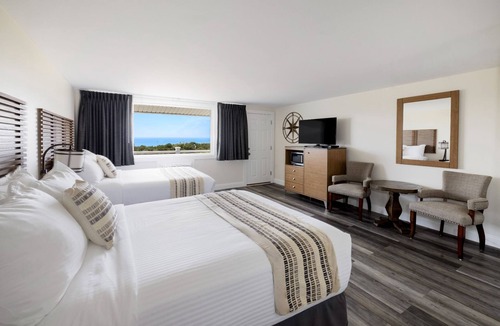 North Truro Hotel | Dune Crest Hotel