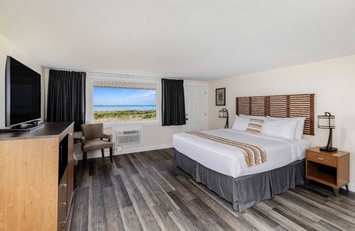 North Truro Hotel | Dune Crest Hotel