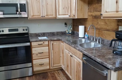 Attica Cabin | DUNE OUR THING - 3 Bedroom, 3 Bath Vaulted Ceiling Villa