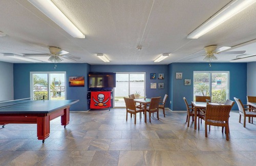 Dunedin Condo | Dunedin Causeway Waterfront Community Completely Remodeled 2Bed/2Bath Pool/Bikes