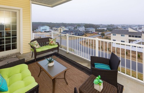 Sandbridge Condo | Dunes #319- Pool, Ocean, Updated!