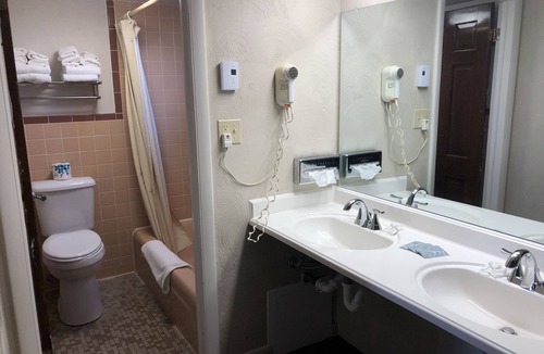 Alamosa Hotel | Dunes Inn