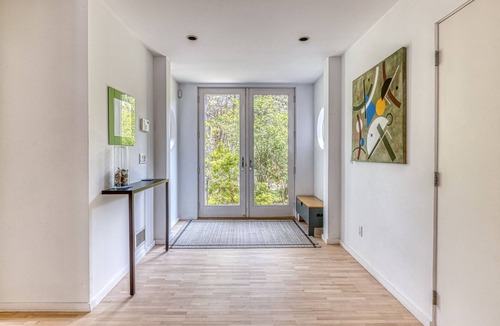 Napeague House | Dunes Summer Retreat Easy Walk to Private Ocean Beach