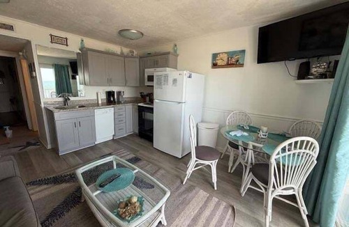 Garden City Condo | Duneside Iii 206 1 Bedroom Condo by RedAwning