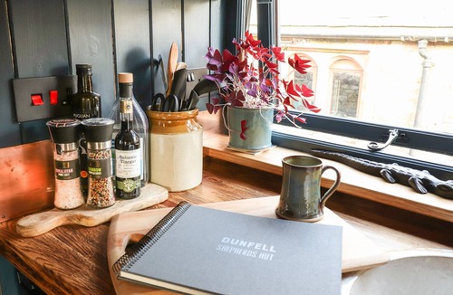 Knock Cottage | Dunfell Shepherd's Hut