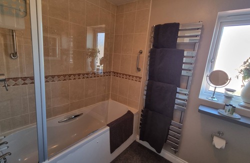 Weston-super-Mare Bed & Breakfast | Dungarvon House B&B