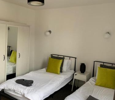 Goole Apartment | Dunhill Townhouse