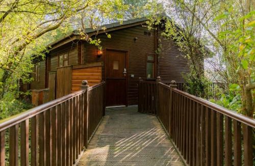 Thurstonfield House | Dunnock Lodge with Hot-tub