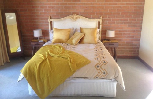 Dunolly Bed & Breakfast | Dunolly Broadway B&B