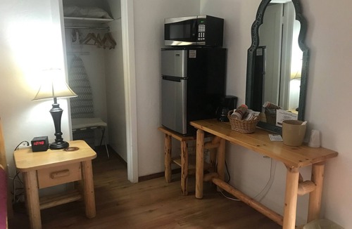 Dunsmuir Hotel | Dunsmuir Lodge