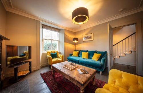 Caroy House | Dunvegan Castle Gardens Cottage