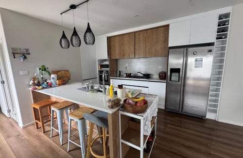 Eastern Beach House | Duo Duo