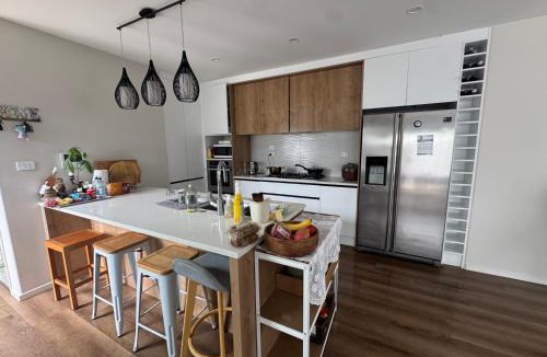 Eastern Beach House | Duo Duo