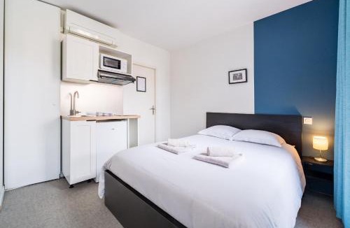 Les Chalets - Saint-Aubin - Saint-Etienne Apartment | Duo Secret - Chambre Lumineuse Sur Les Allées