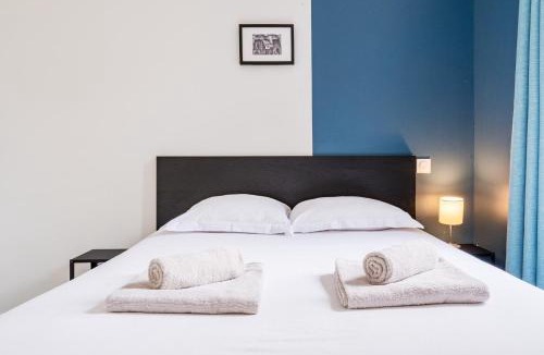 Les Chalets - Saint-Aubin - Saint-Etienne Apartment | Duo Secret - Chambre Lumineuse Sur Les Allées