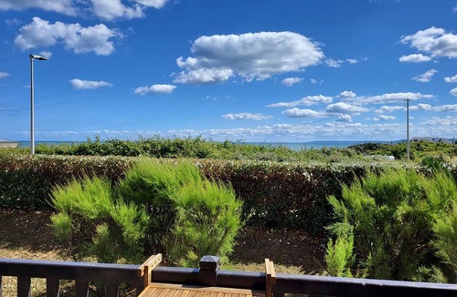 Merville-Franceville-Plage Apartment | Duplex for 4 people 100m from beach with WiFi and Netflix