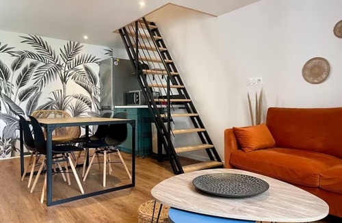 Poitiers Apartment | Duplex 1-6 persons - downtown Poitiers - Quiet - Terrace - Streaming