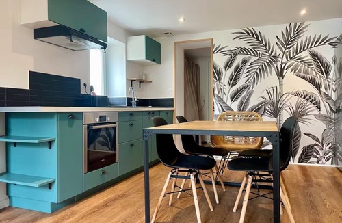 Poitiers Apartment | Duplex 1-6 persons - downtown Poitiers - Quiet - Terrace - Streaming