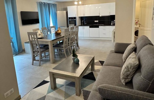 Dourdan Apartment | Duplex 100 m² - 6 people - Dourdan Centre