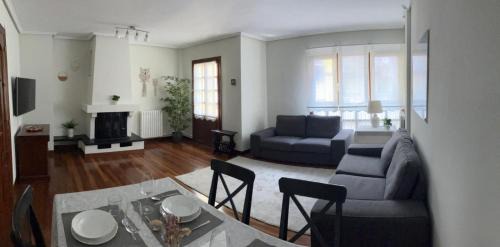 Mundaka Apartment | Duplex 122m2, 4 dormitorios, 2 baños completos, Wifi 1GB