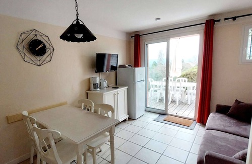 Rouret House | Duplex 2 BR, 6 Pers, Terrasse Privée, WiFi, Animaux OK – Grospierres