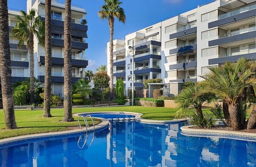 Torredembarra Apartment | Duplex 250m from Beach with Parking, Air Conditioning and Wi-Fi