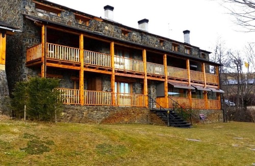 Guils de Cerdanya Apartment | Duplex 3 Bed Rustic Style, Fireplace, Terrace & Cadí Views