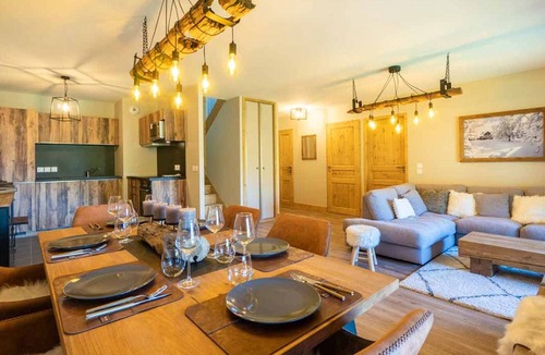 Valmorel Apartment | Duplex 4P in La Charmette, 3BR, 8 Guests, Balcony, Parking