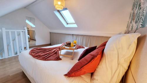 Fleury-les-Aubrais Apartment | Duplex 4pers Calme Parking - Proche Gare & Rocade