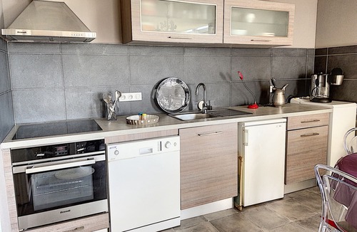 Jullouville Apartment | Duplex 50m from the beach & shops, private garden, parking available, no pets