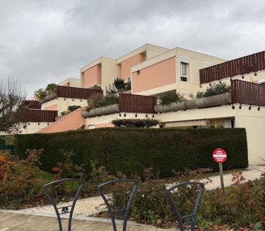 Evreux Apartment | Duplex 6 pers moderne et tout équipé avec terrasse