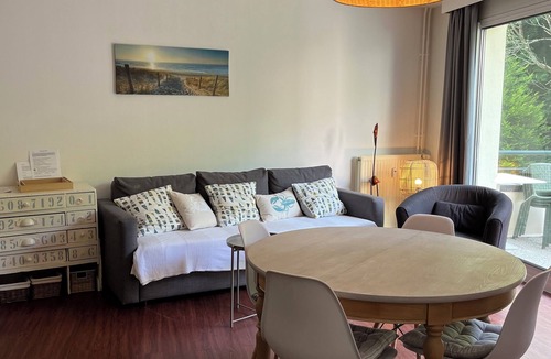 Hardelot-Plage Apartment | Duplex apartment with terrace, quiet residence with trees