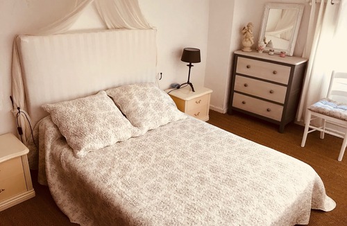 Saint-Paul-de-Vence Cabin | Duplex apartment in luxury villa