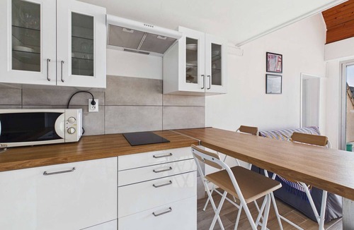 Marseillan Plage Apartment | Duplex Apartment with Terrace, A/C, and Private Parking - Sleeps 6