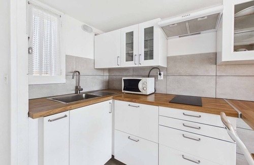Marseillan Plage Apartment | Duplex Apartment with Terrace, A/C, and Private Parking - Sleeps 6
