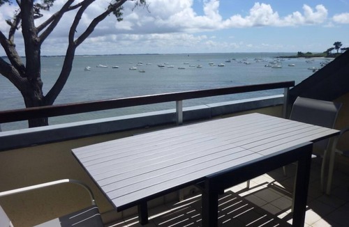 Kervoyal Apartment | Duplex apartment, feet in the water