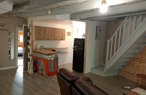 Mur-de-Barrez Apartment | Duplex apartment village house