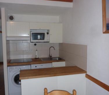 Brem Sur Mer Apartment | Duplex Brem Sur Mer Piscine Proximité Plage Parking 5 pers Max