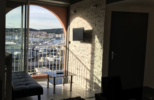 Cap d'Agde Apartment | Duplex cap d agde, swimming pool, pkg, harbor view, beach 100m