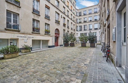 Hopital Saint-Louis Apartment | Duplex Center of Paris