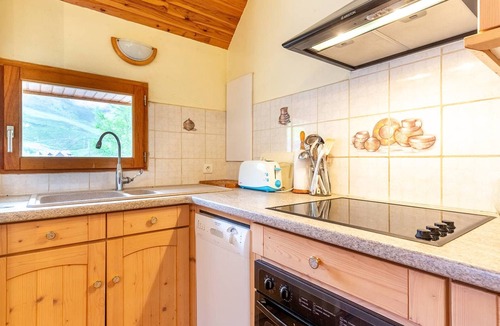 Loudervielle Ski Chalet | Duplex Chalet for 6 in Peaceful Peyragudes with Fireplace & Terrace